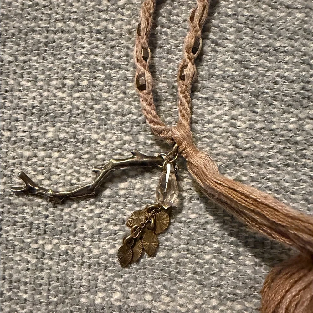 Chan Luu Mixed stone tassel necklace neutral - Picture 4 of 6